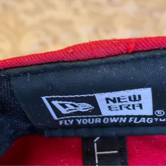 New Era 9Fifty Miami Heat Cap Hat Strapback OSFA tear in front see 2nd pic - Picture 4 of 6